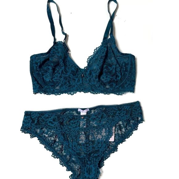 Savage for Fenty Romantic Corded Lace Brazilian Bra and Panty Set in Green NWT - Picture 1 of 11